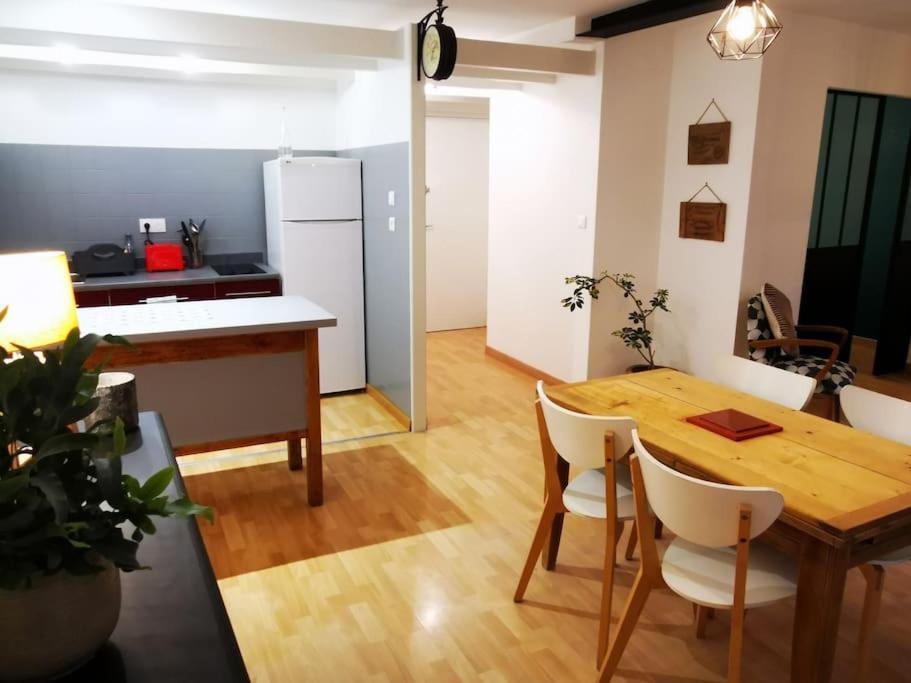 Nid Douillet A Quelques Pas De La Gare. Apartamento Carcassonne Exterior foto
